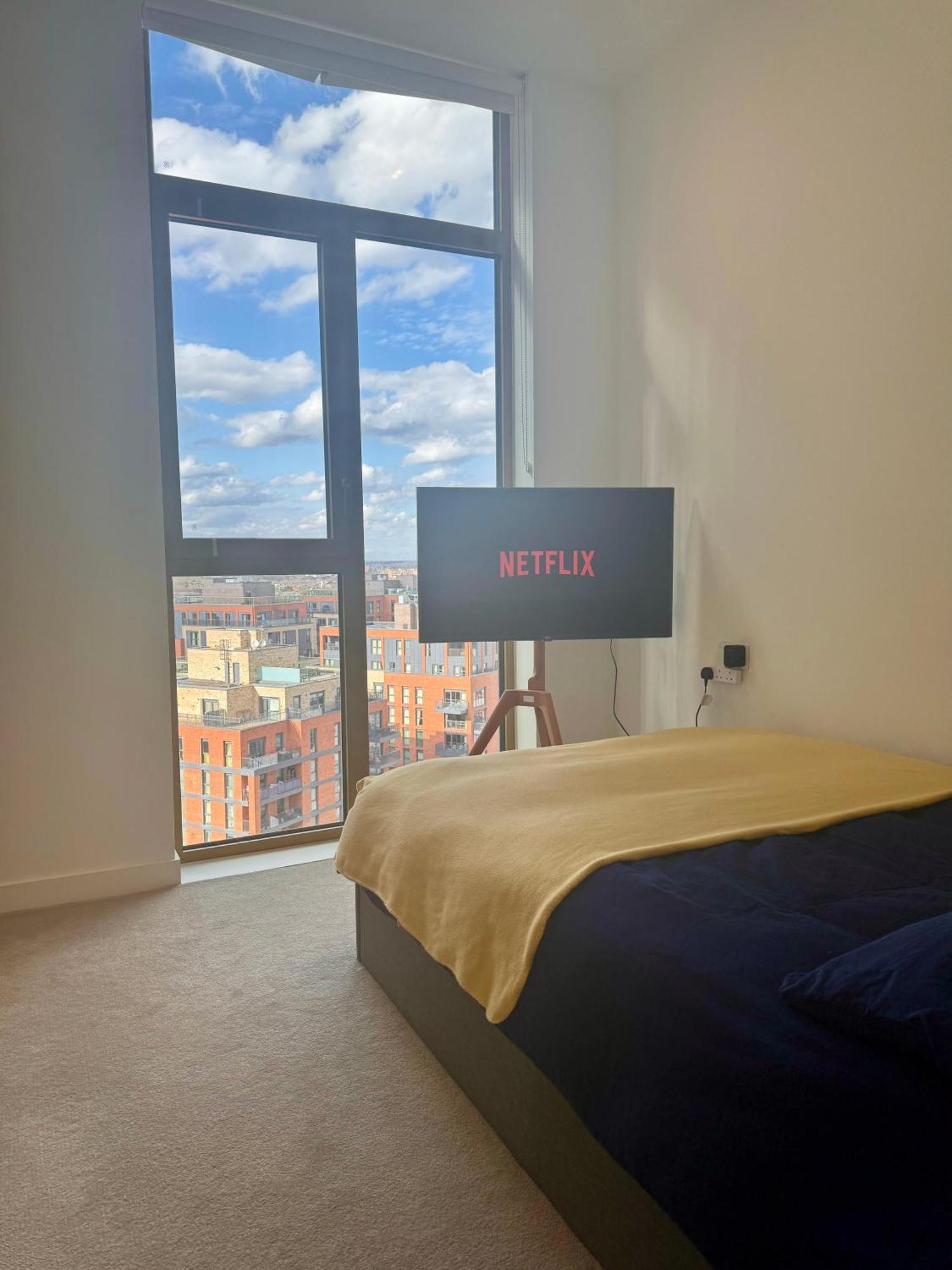 לונדון Cozy Room With Private Bathroom In Luxurious Flat מראה חיצוני תמונה