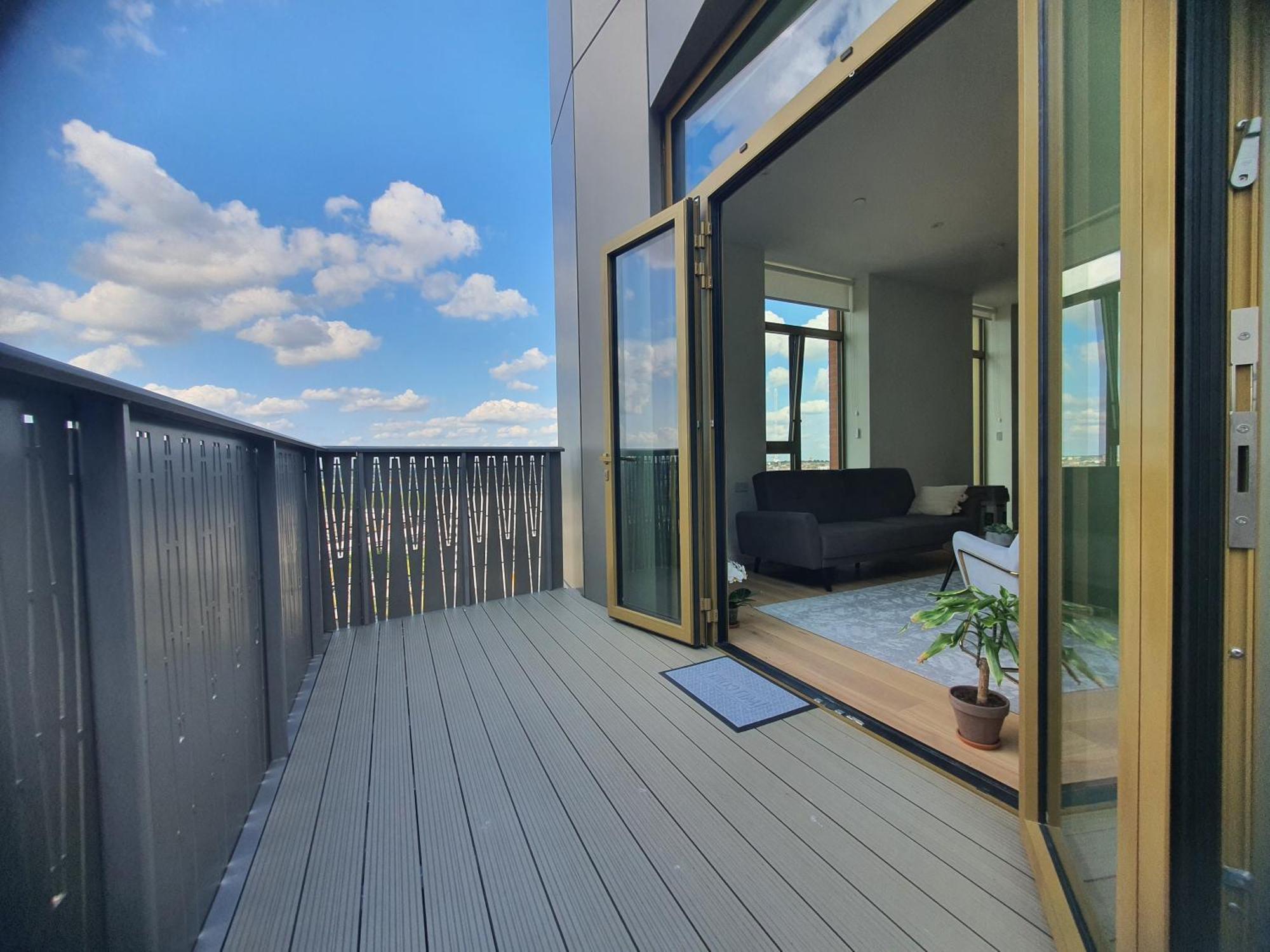 לונדון Cozy Room With Private Bathroom In Luxurious Flat מראה חיצוני תמונה